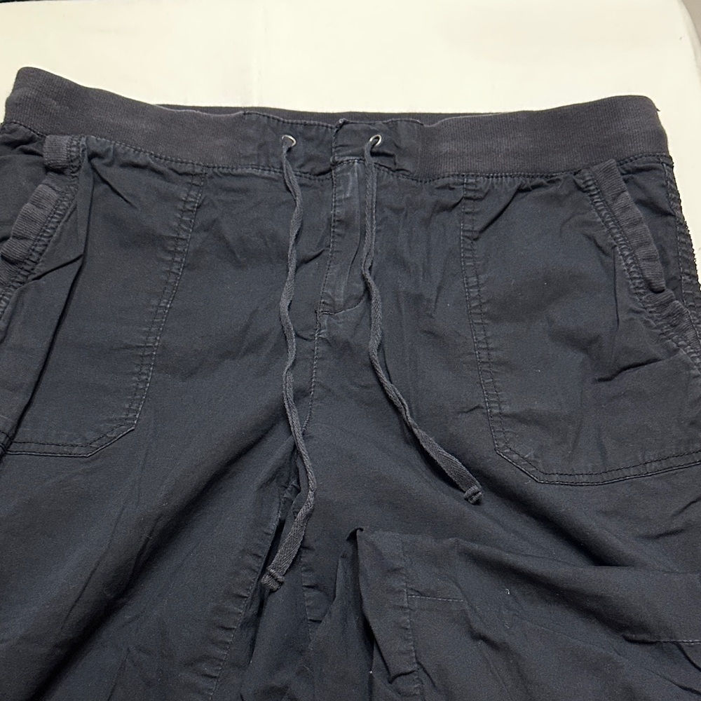 Women's Black Capris